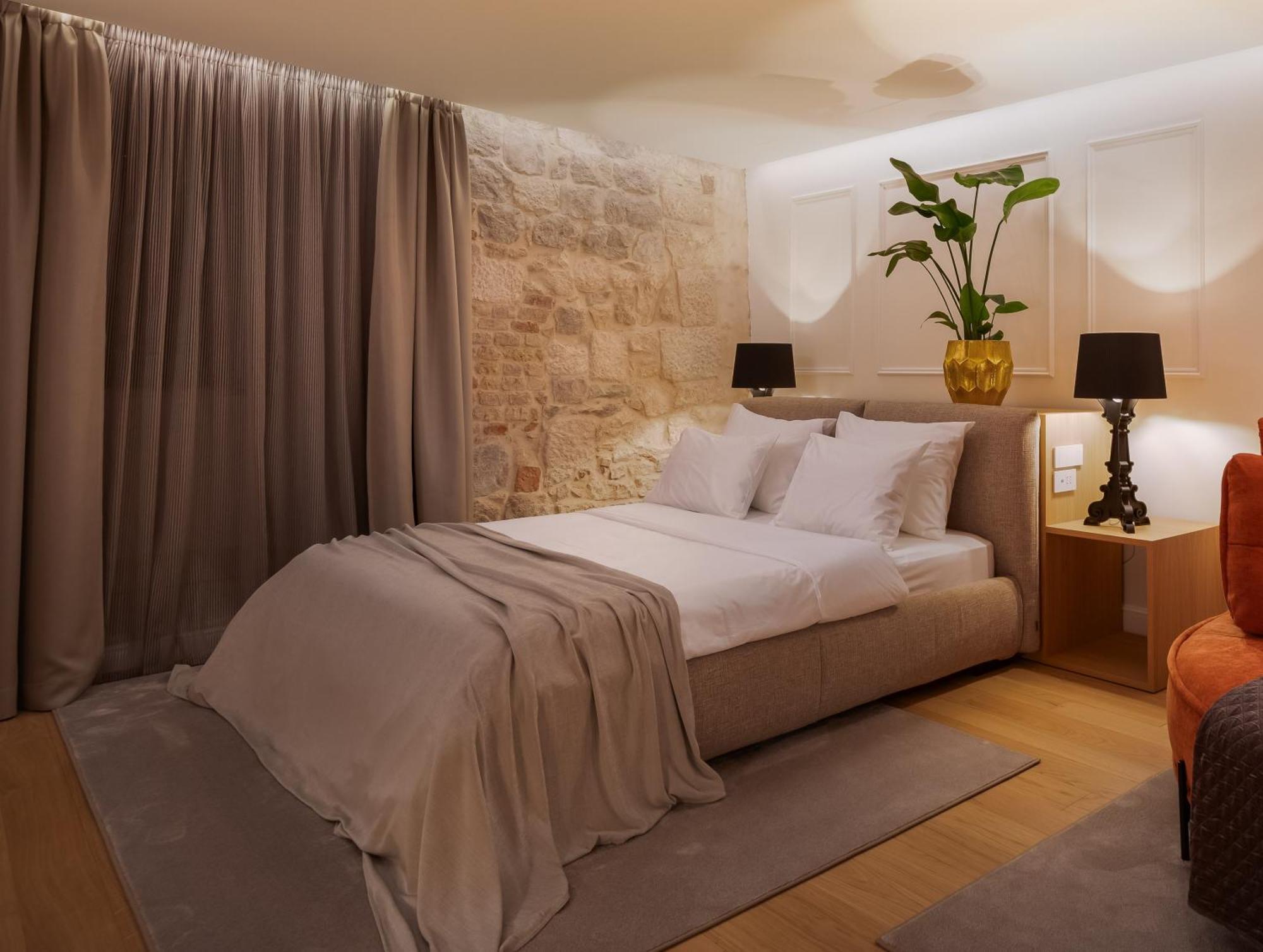 Golden Gate Luxury Rooms - Unique Unesco Location Split Bagian luar foto